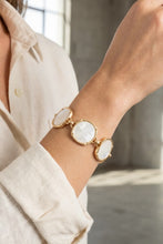 Load image into Gallery viewer, Lhb100259 Fashion Toggle Pearl Discs Bracelet