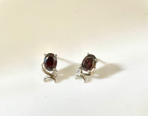 Lhe6489 Sterling Silver Earring Garnet Post