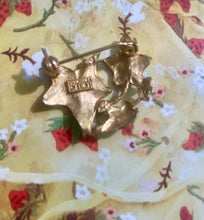 Load image into Gallery viewer, Lhp0242 Fashion Vintage Vine Leaf Pin