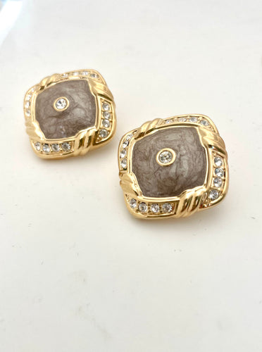 Lhe9748 Fashion Clip Earring Square Taupe Enamel & Rhinestones
