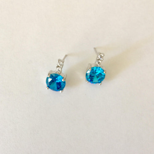 Lhe056S Sterling Silver Round Blue Stone with Cz stones